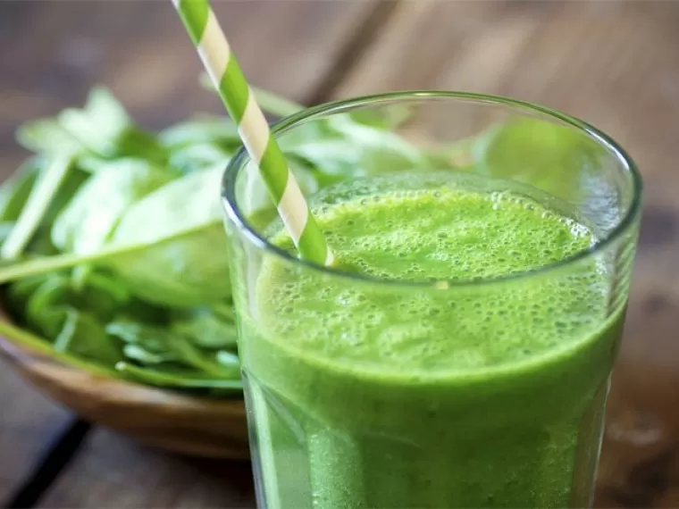 Jutarnji zeleni detox smoothie